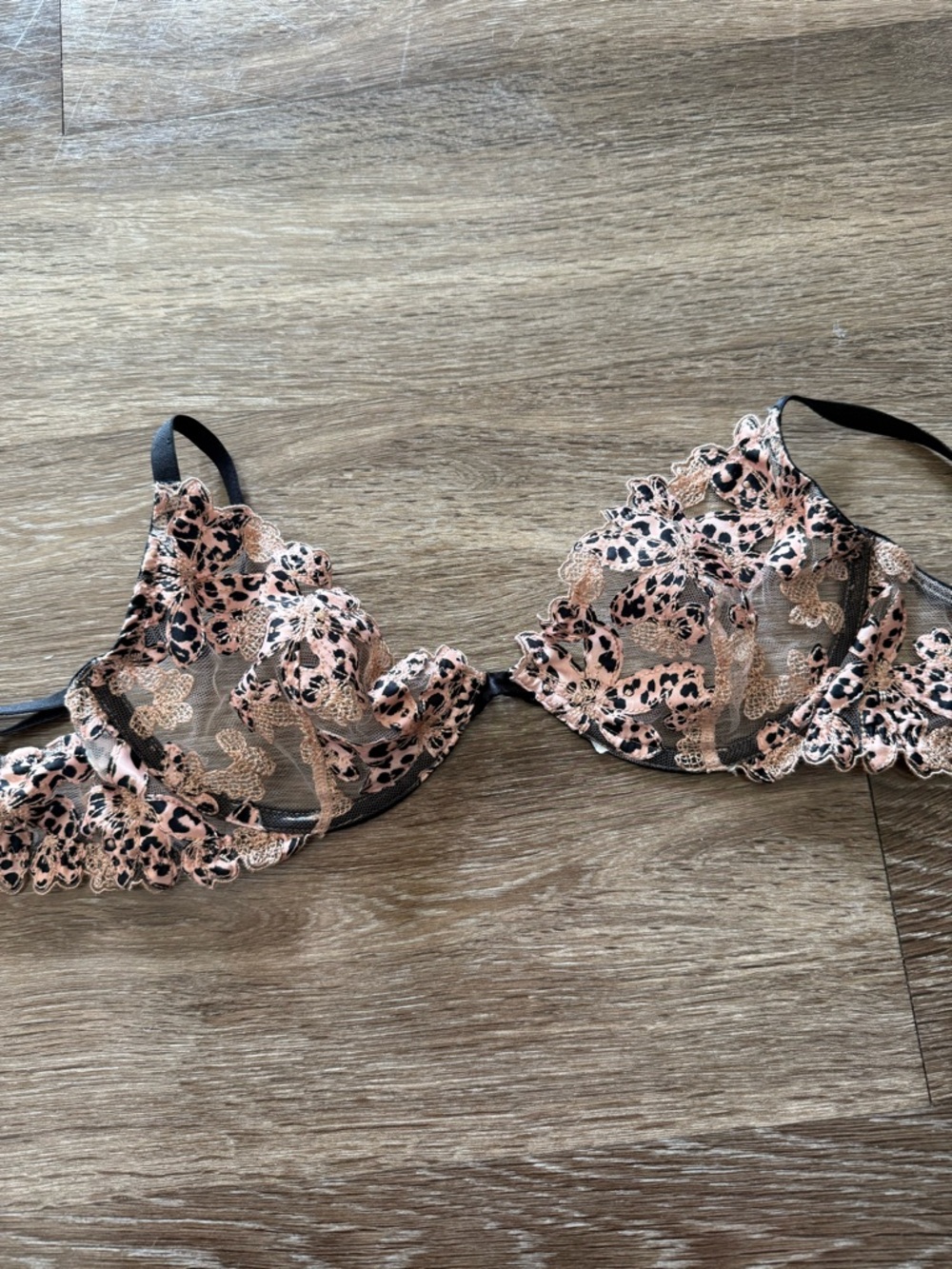 Victoria’s Secret Leopard Sheer Unlined Bra 34C - Picture 7 of 7